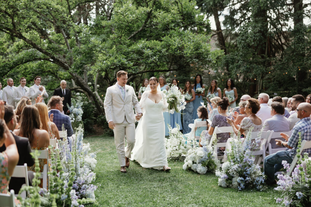Outdoor summer ceremony at McMenamins Cornelius Pass Roadhouse in Hillsboro Oregon